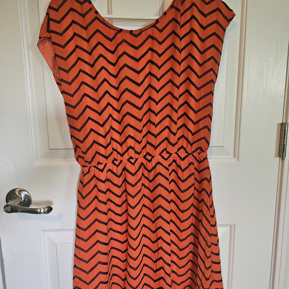 Love Culture Orange and Navy Chevron Dress Women's Sz M NWT